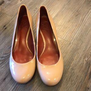 Tory Burch nude heels
